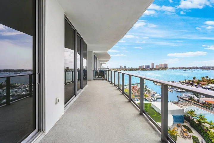 030-220LakeShoreDrive-1415-LakePark-FL-3