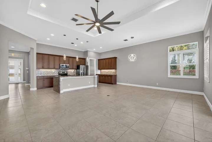 KITCHEN-GREAT ROOM