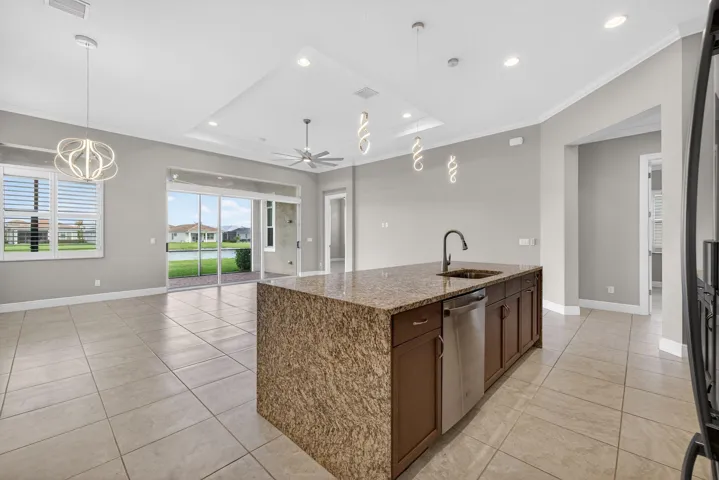 KITCHEN-GREAT ROOM