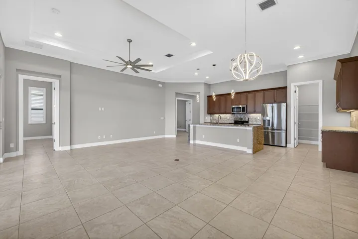KITCHEN-GREAT ROOM