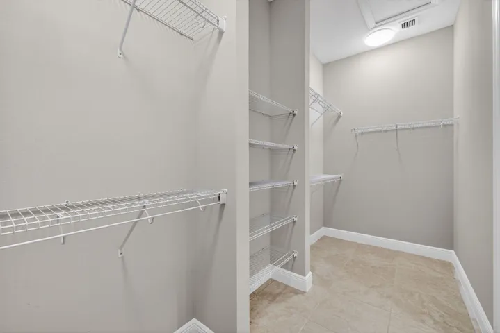 WALK IN CLOSET IN THE PRIMARY