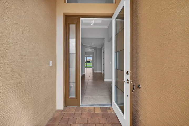 GLASS ENTRANCE DOOR WITH SIDELIGHT