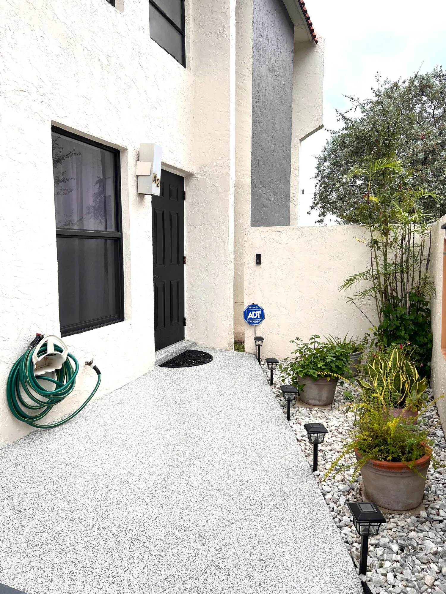 00. Entrance