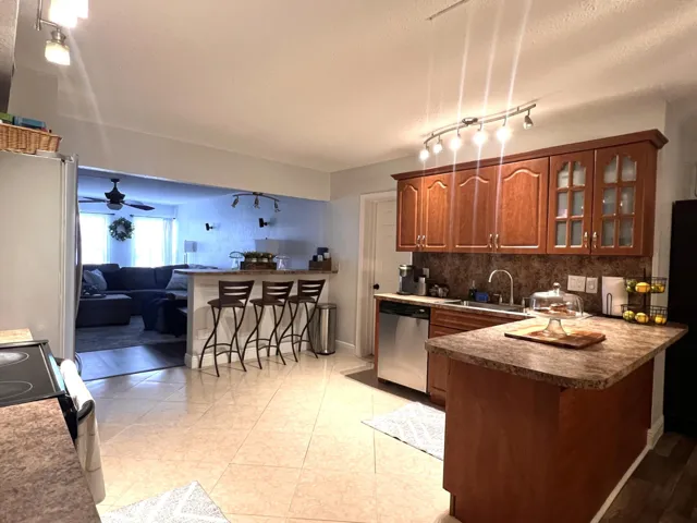 11. Kitchen 3