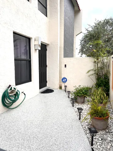 00. Entrance