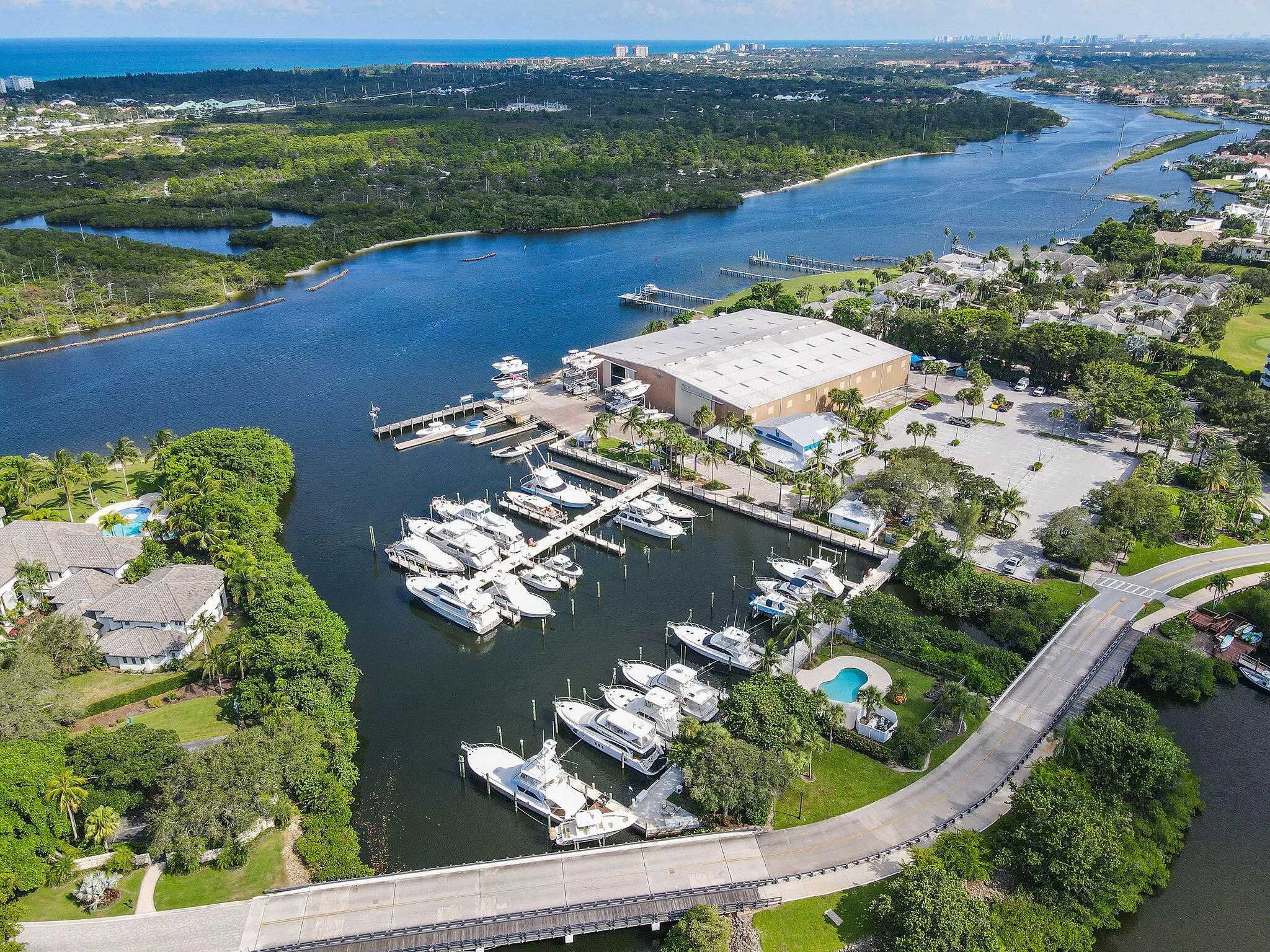 Jonathan's Landing Marina