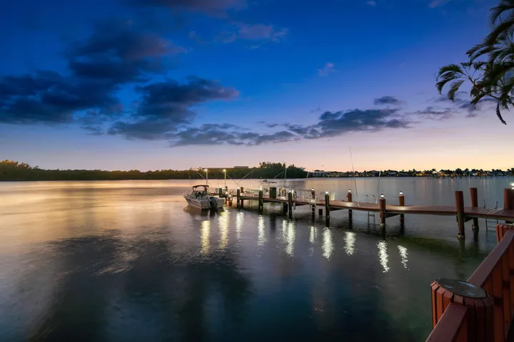 Dock