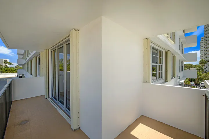 2121 N Ocean Blvd 302 W-28