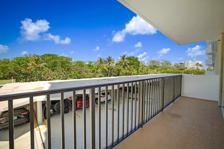 2121 N Ocean Blvd 302 W-29