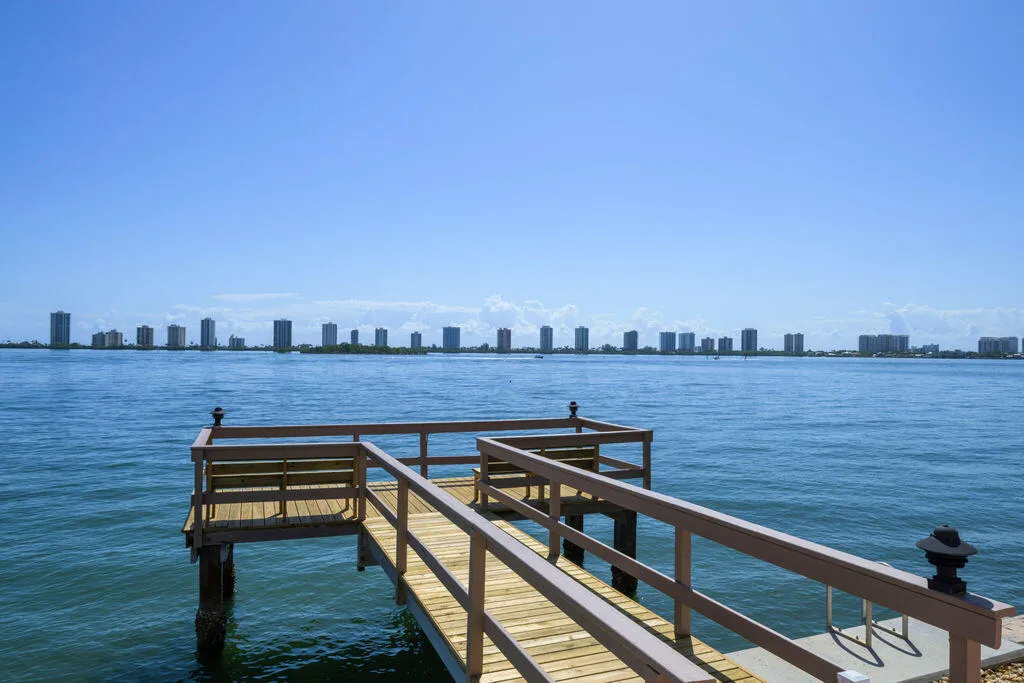 Dock