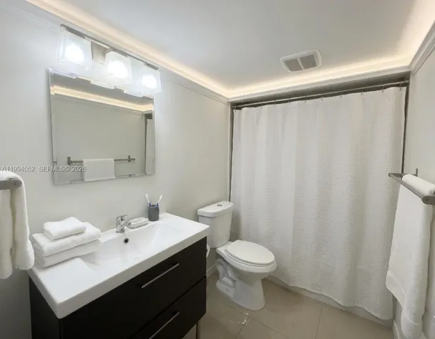 full bath tub/shower combination