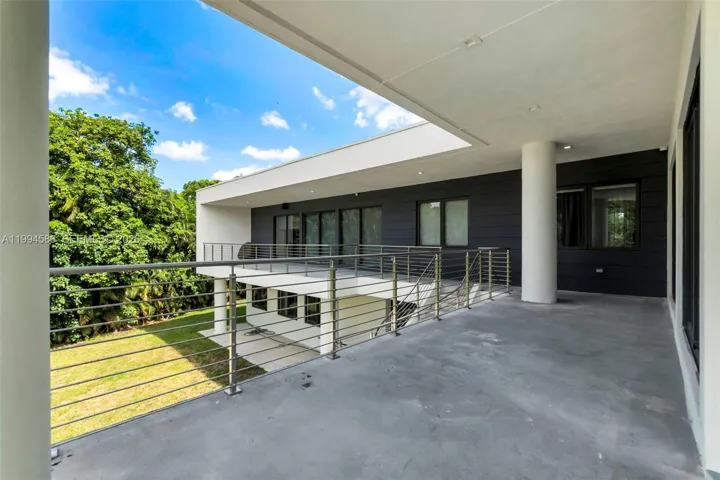 2nd floor covered balcony/terrace