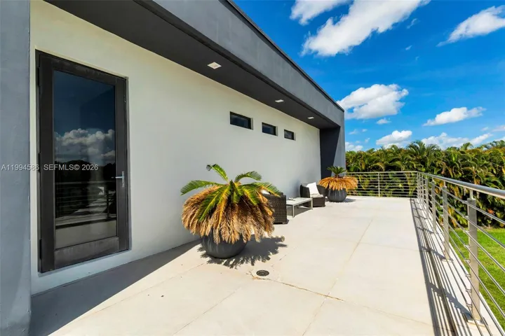 Front open terrace