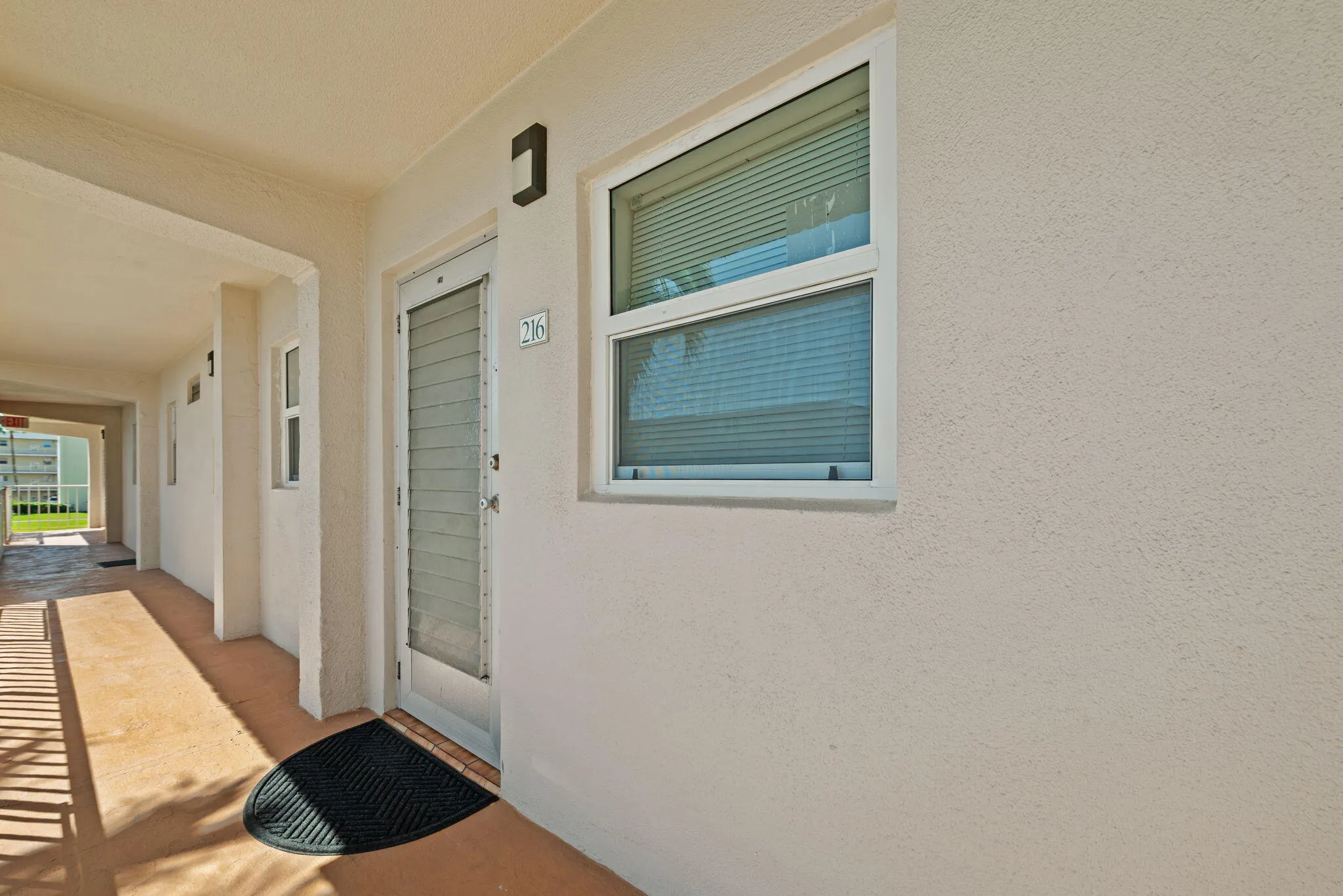 24-web-or-mls-230-ne-26th-ave-216