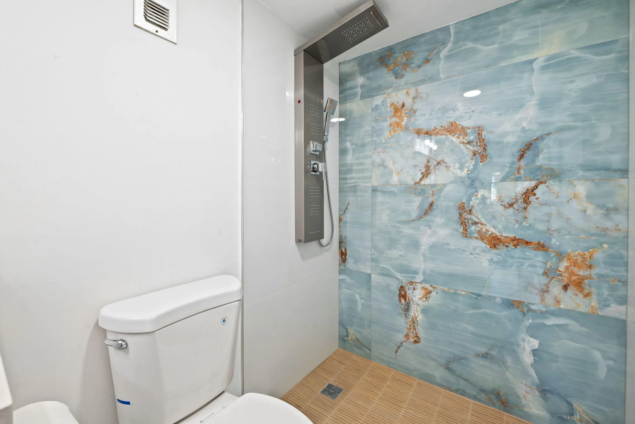 5-web-or-mls-230-ne-26th-ave-216