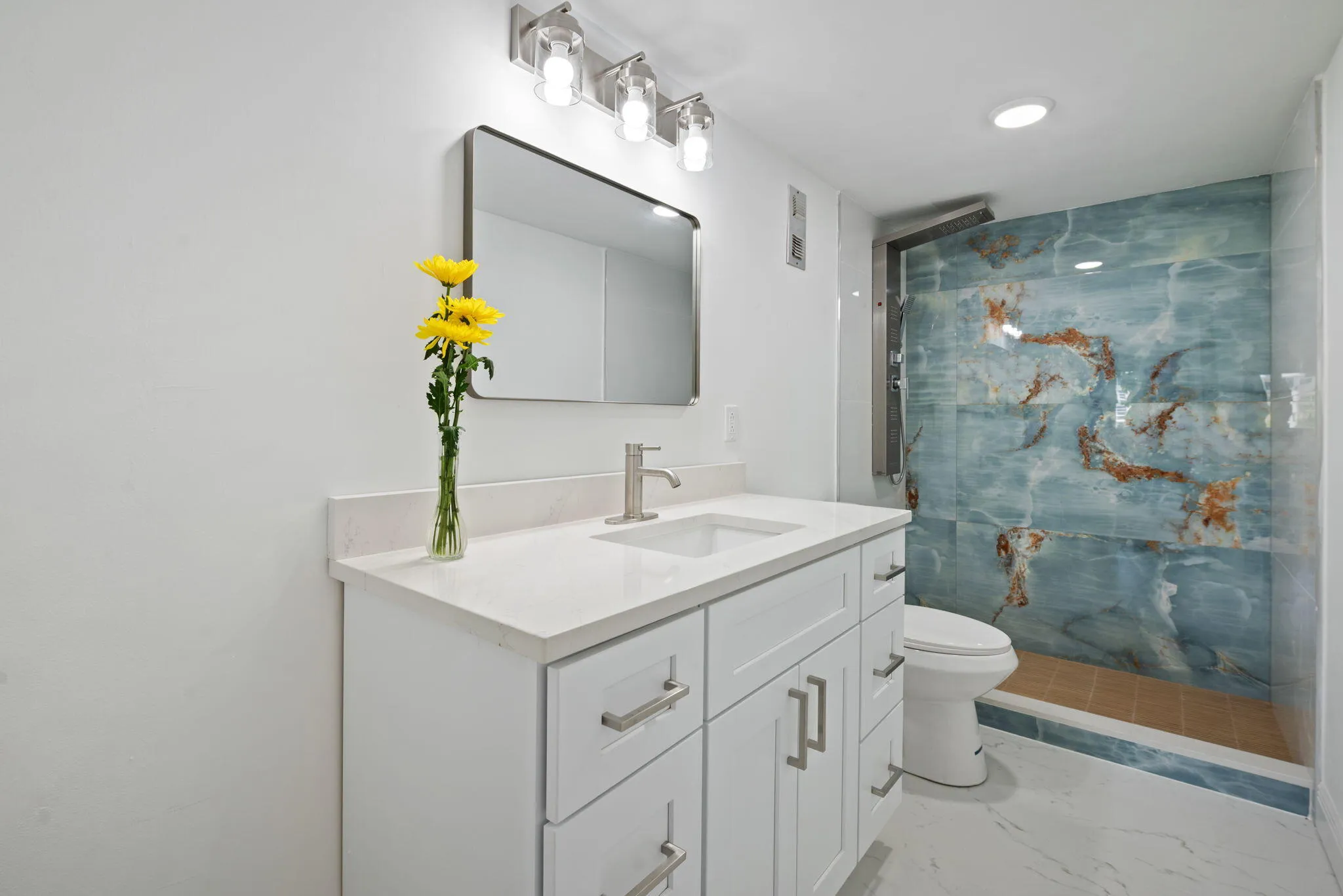 4-web-or-mls-230-ne-26th-ave-216