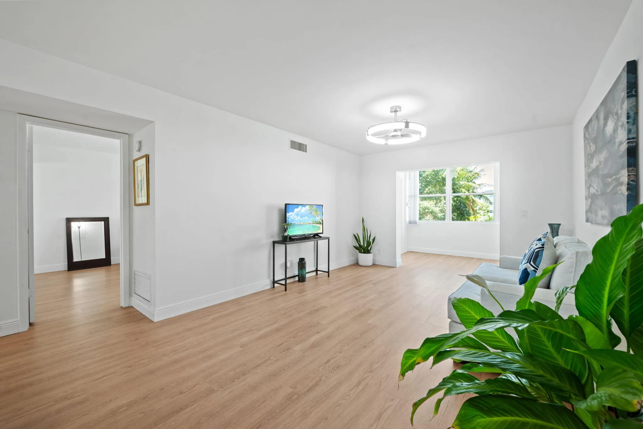 10-web-or-mls-230-ne-26th-ave-216