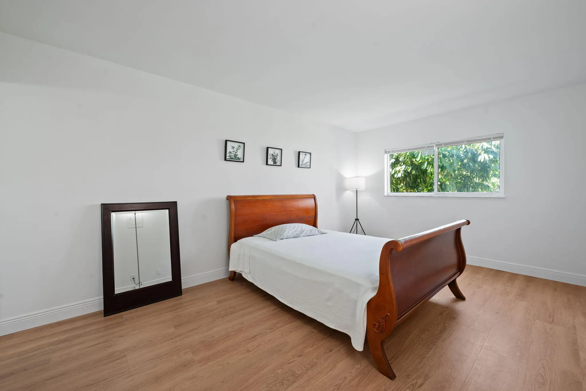 2-web-or-mls-230-ne-26th-ave-216