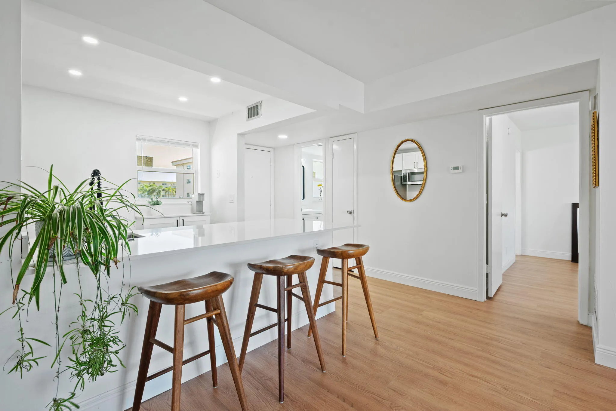 18-web-or-mls-230-ne-26th-ave-216