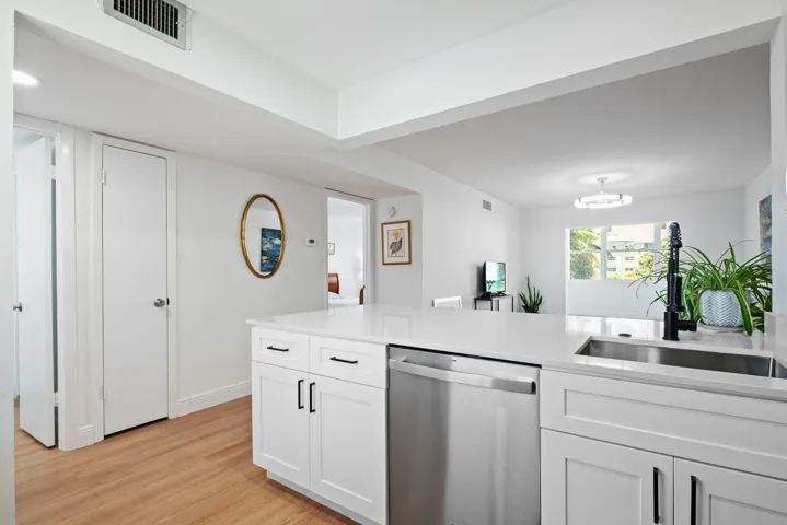 13-web-or-mls-230-ne-26th-ave-216
