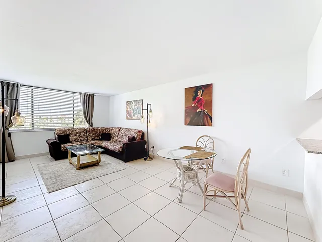 755 Dotterel Road Great Room