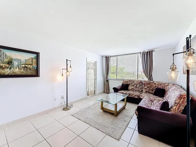 755 Dotterel Road Living Room