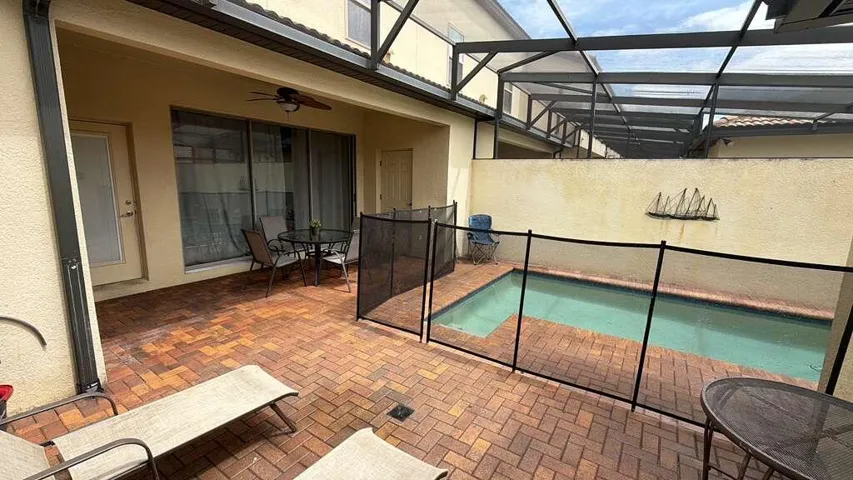 9029 Screened Patio