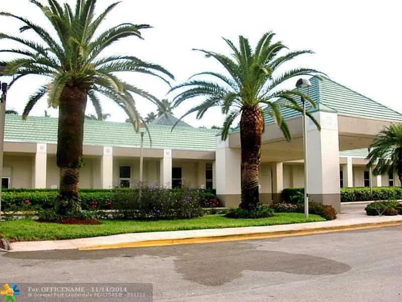 ENTRY TO CLUBHOUSE