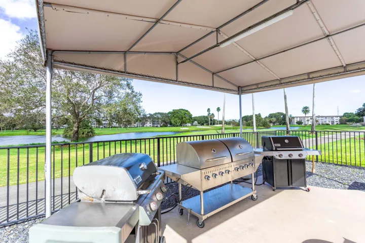 36-web-or-mls-Wynmoor BBQ-