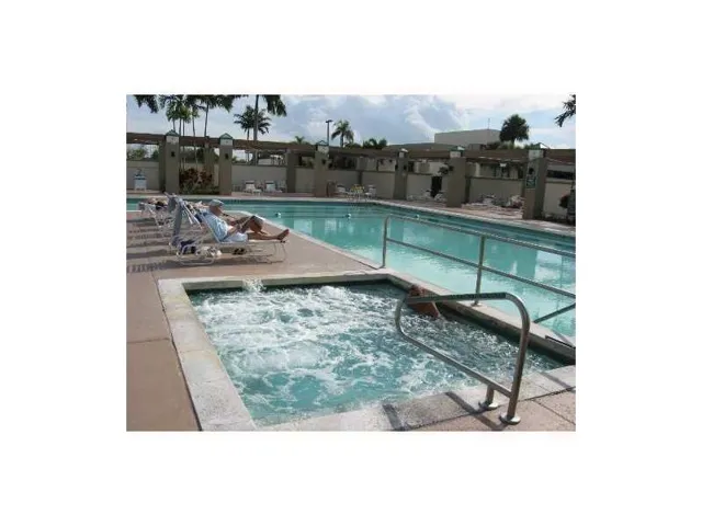 HOT POOL