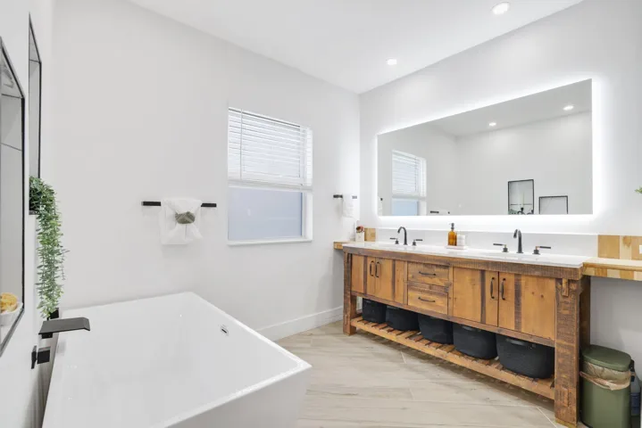 706 Sunset Road - 50.jpg-SMALL