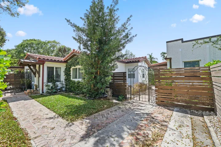 706 Sunset Road - 18.jpg-SMALL