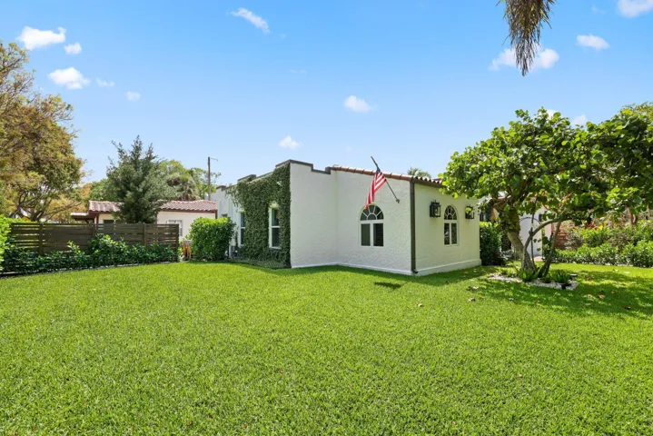 706 Sunset Road - 14.jpg-SMALL