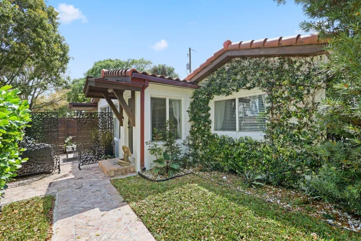 706 Sunset Road - 19.jpg-SMALL