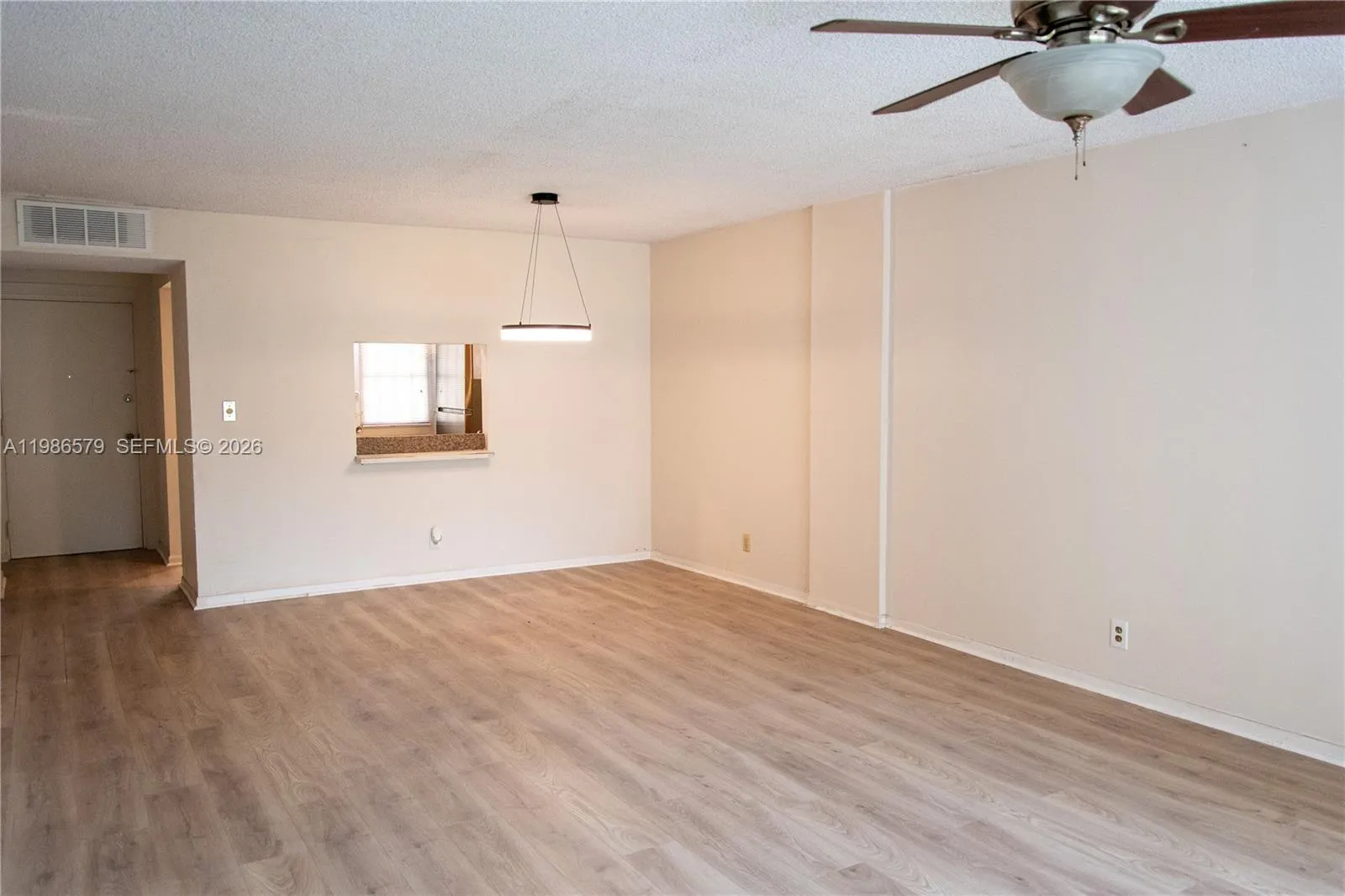Living/Dining Area