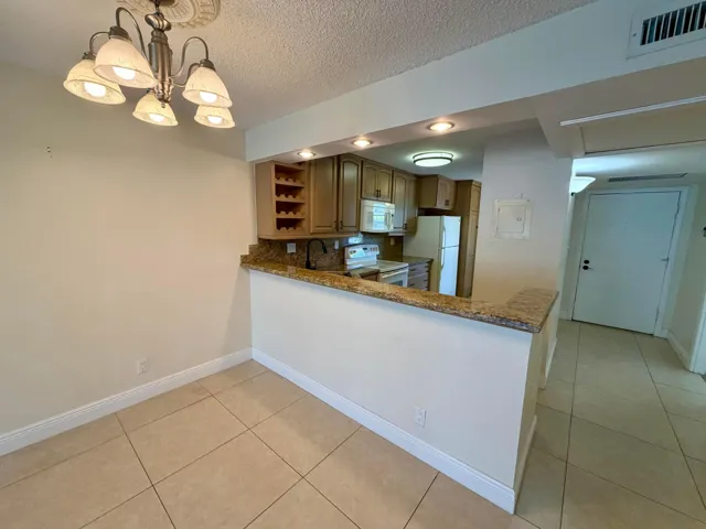Dining/Kitchen
