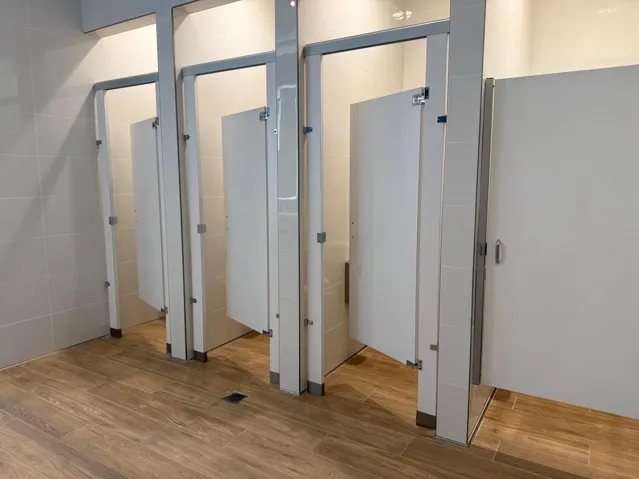 ladies room 2