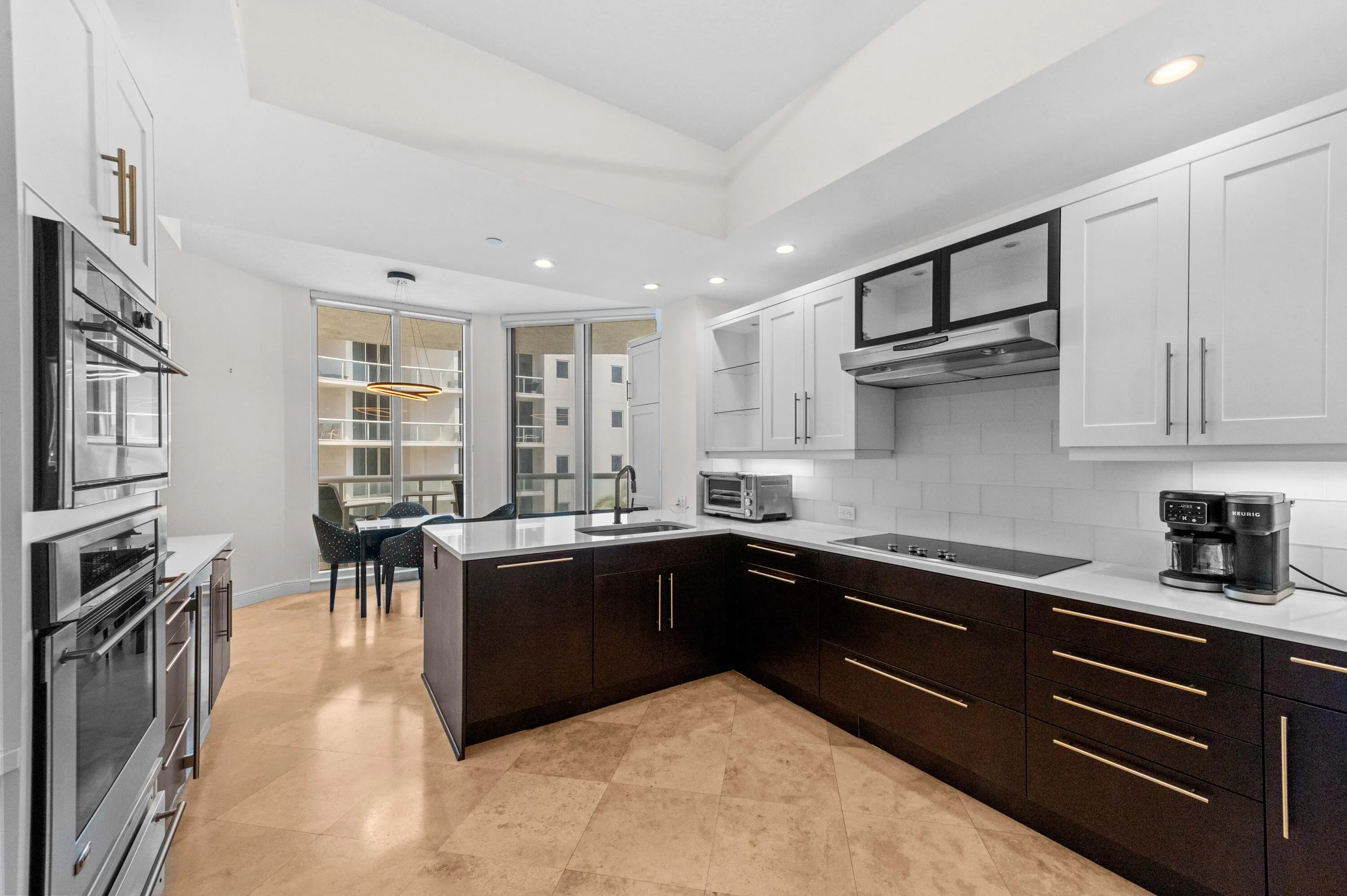 30 Kitchen 02