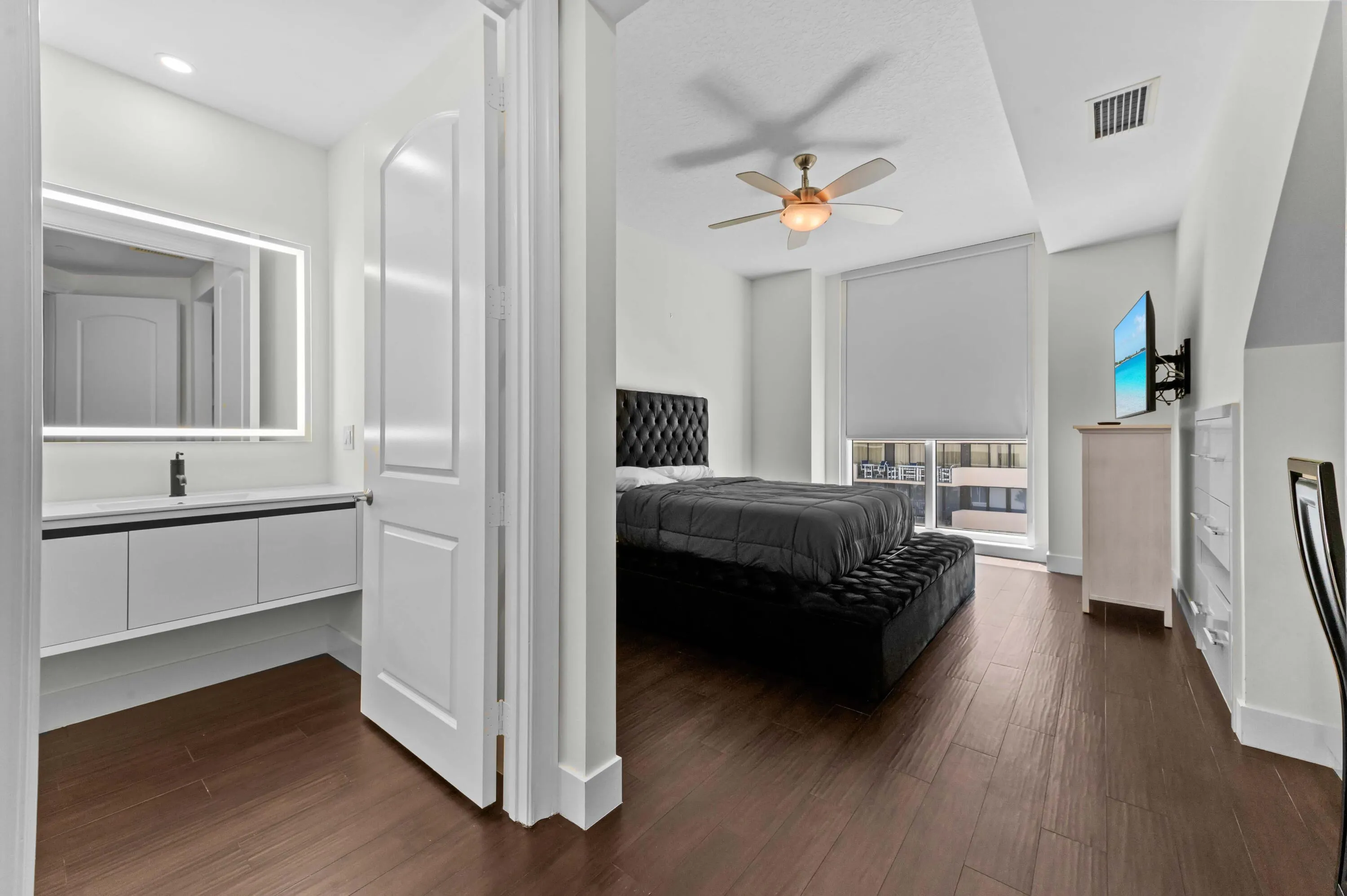 07 Bedroom 01