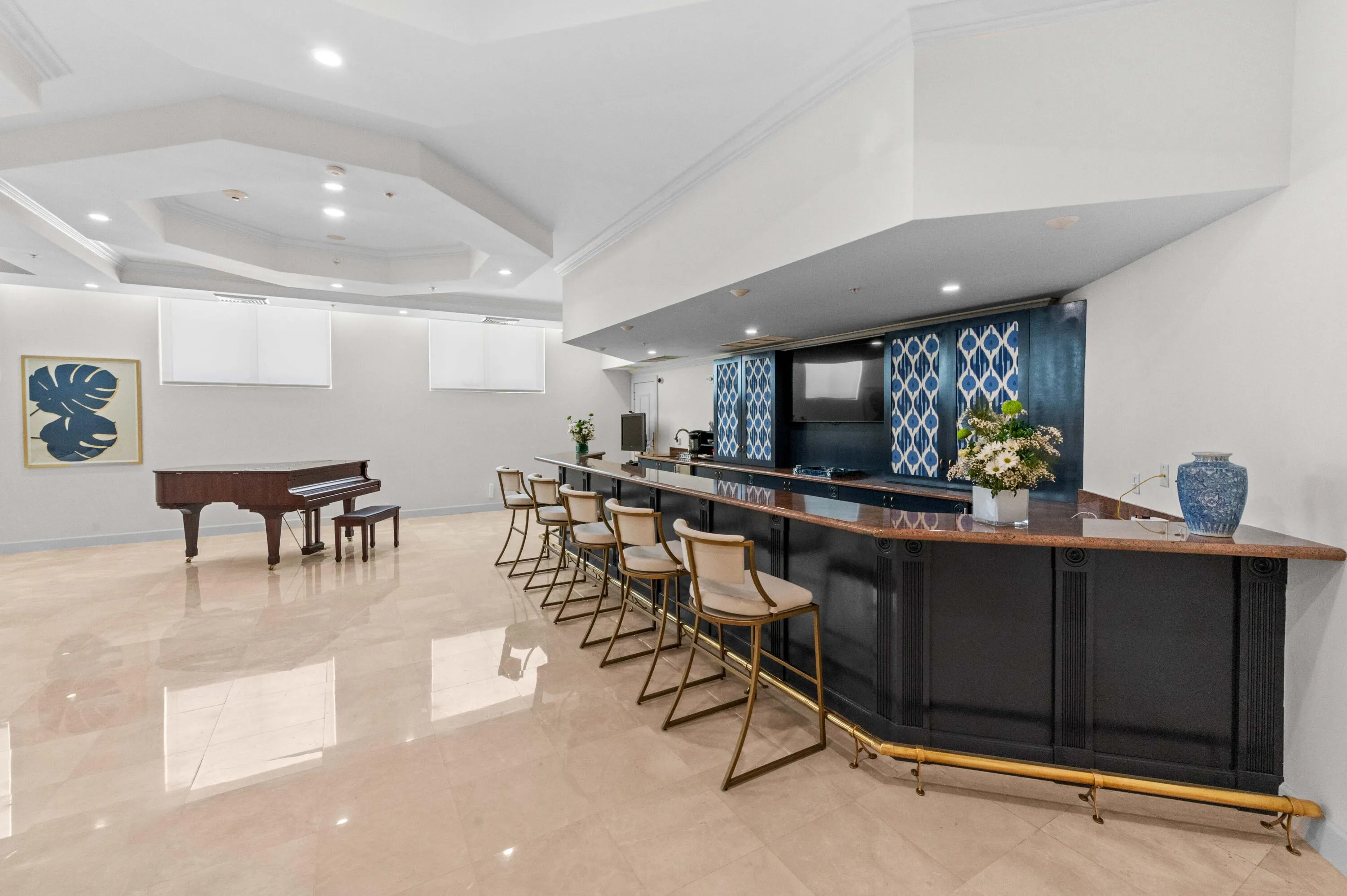 47 Clubhouse 03