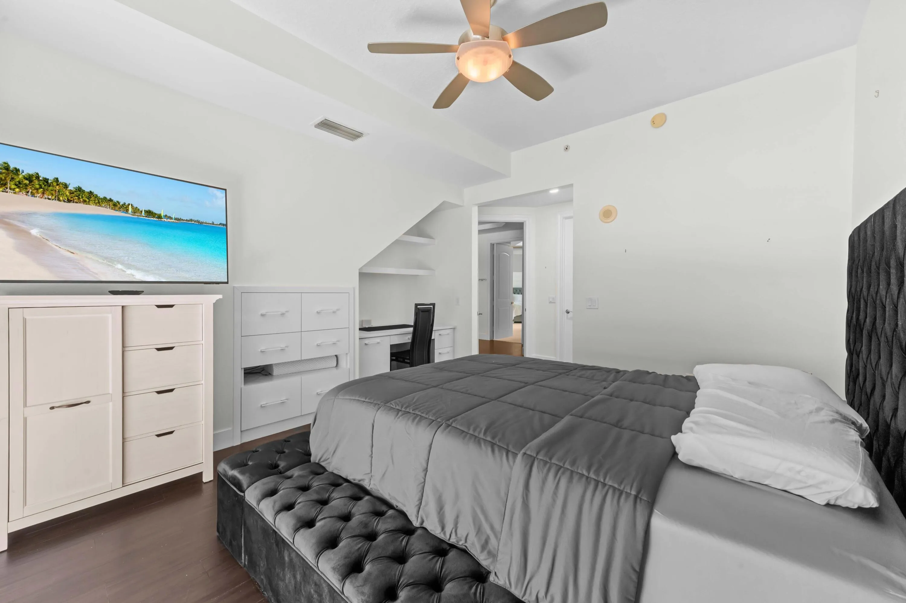 09 Bedroom 03