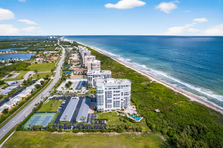 Aquanique Ocean Club