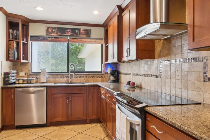 24-web-or-mls-3501_Hill_Stream_Ave__Apop
