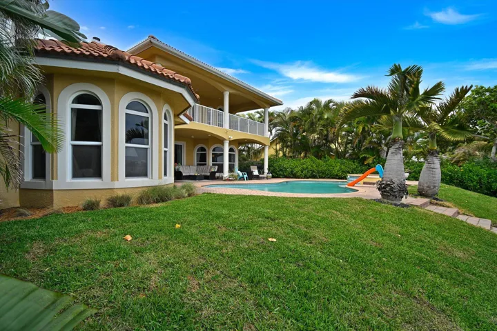 Looking towards Back of House