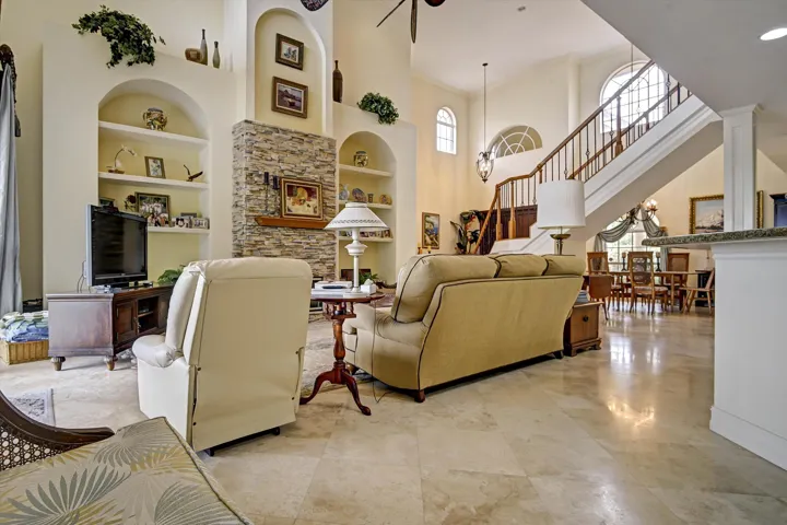 Living Room facing South