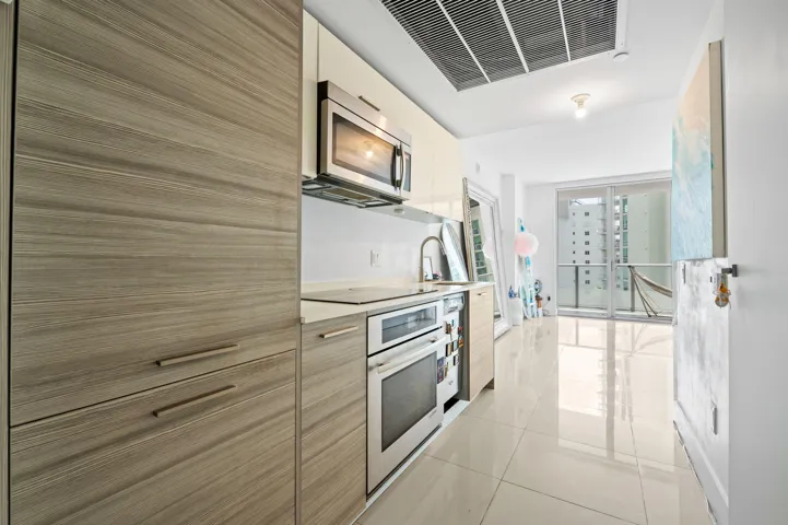 13-web-or-mls-1300-brickell-bay-dr-1005