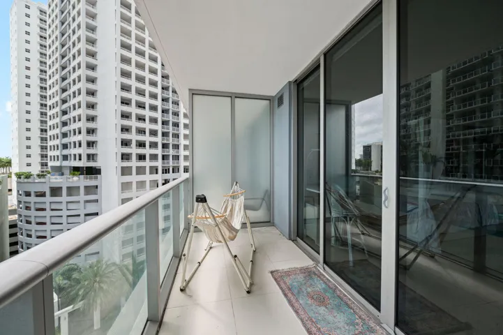 15-web-or-mls-1300-brickell-bay-dr-1005