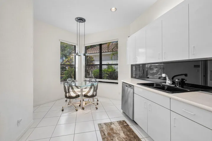 Kitchen/Breakfast area