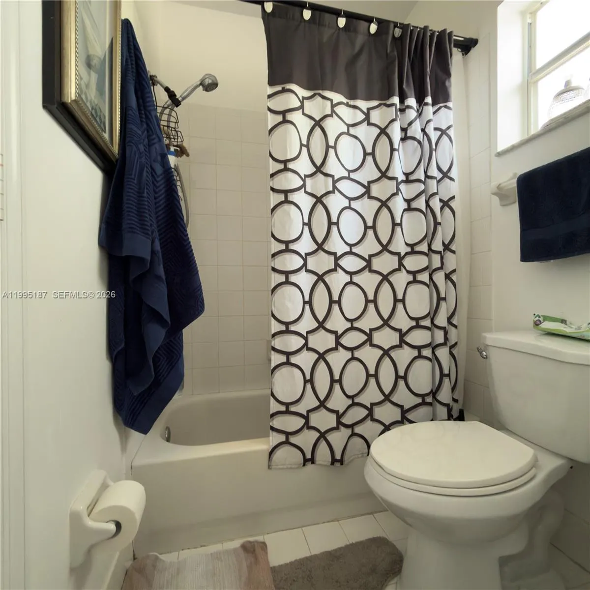 Bathroom 2 _ Tub