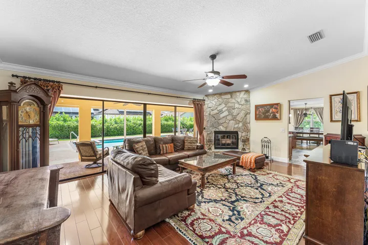 012-2099GreenviewCoveDrive-Wellington-FL